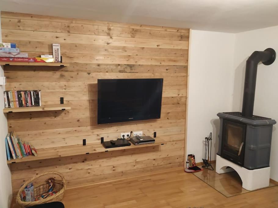 Upcycling Appartement Fischl - Nachhaltig Und Kreativ Wohnen Fuer Gross Und Klein Jenbach Kültér fotó